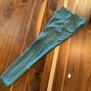 Lululemon Wunder Train tight